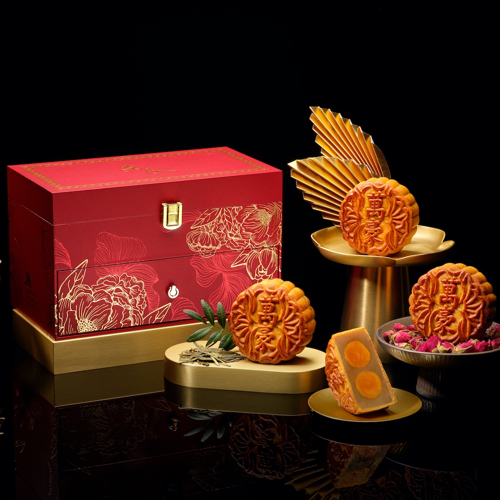 [Singapore Marriott Tang Plaza Hotel 2024] Assorted Baked Mooncakes